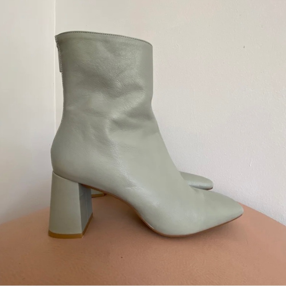 Intentionally Blank Tabatha Heeled Boot